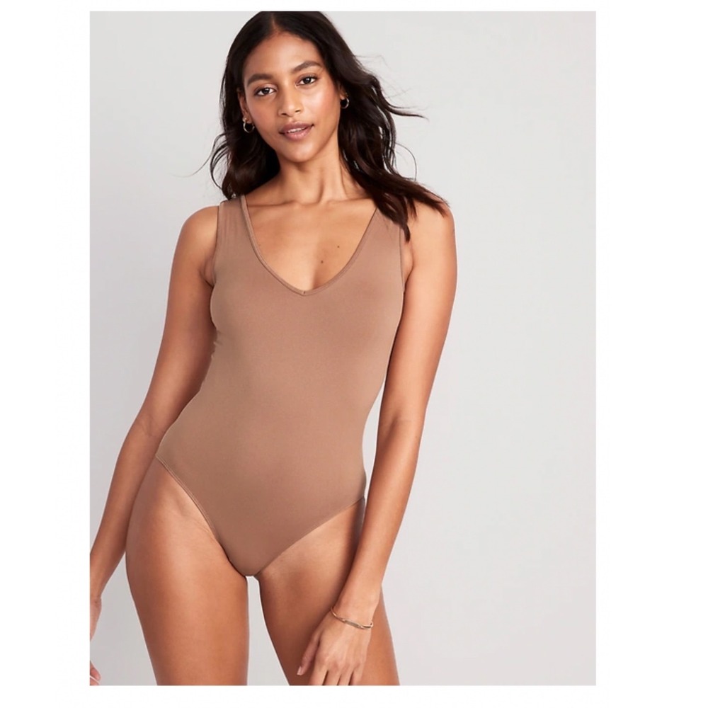 Old Navy O.N.L.Y. Women Tan V-Neck Seamless Sleeveless Bodysuit 3X 558745-07-1
